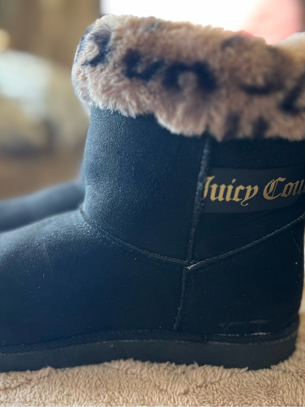 Juicy Couture Black Short Suede Boot with Brown Faux Fur Cuff size 8